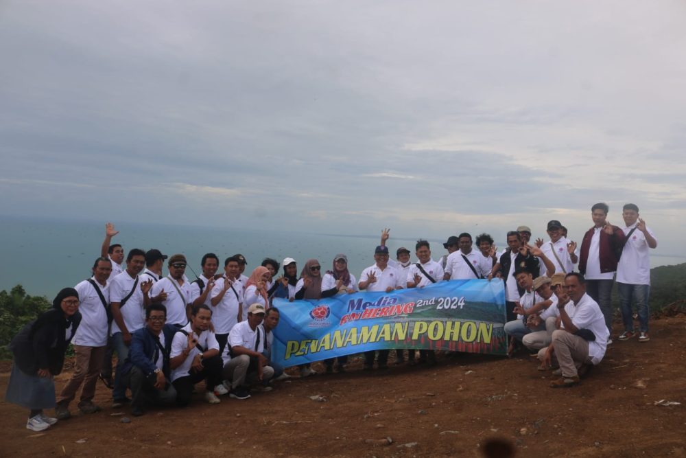 tanam pohon mamake.